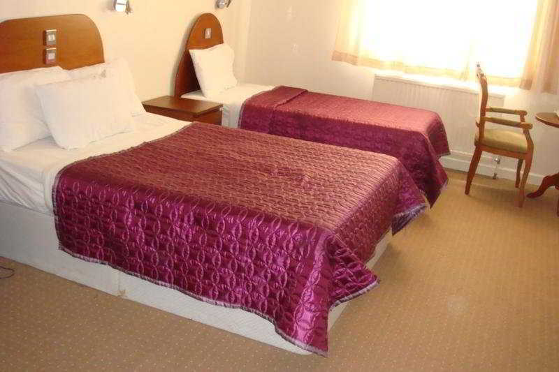 Premier West Th Hotell London Exteriör bild
